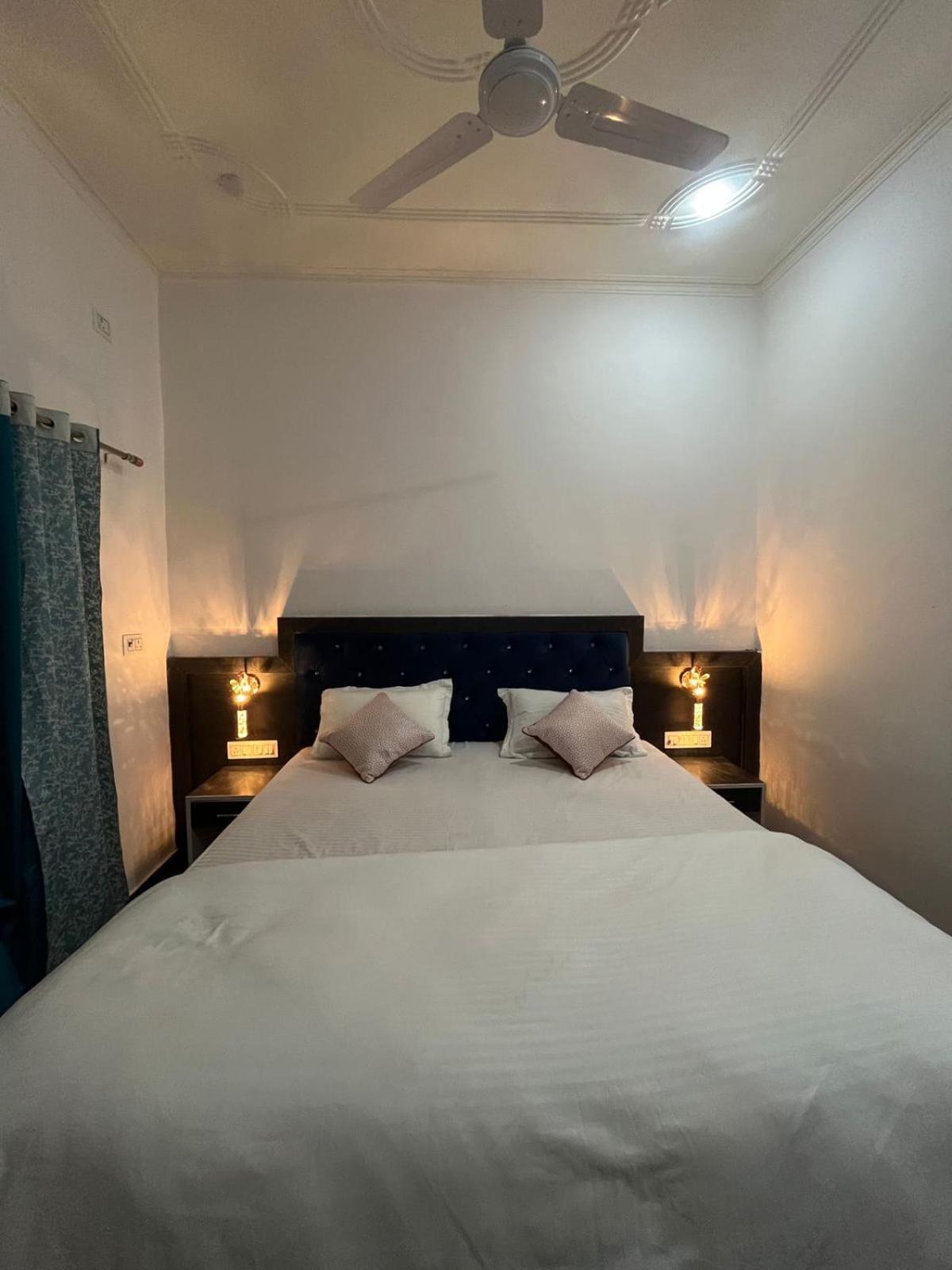 La Calma Homestay Кхаджурахо Экстерьер фото