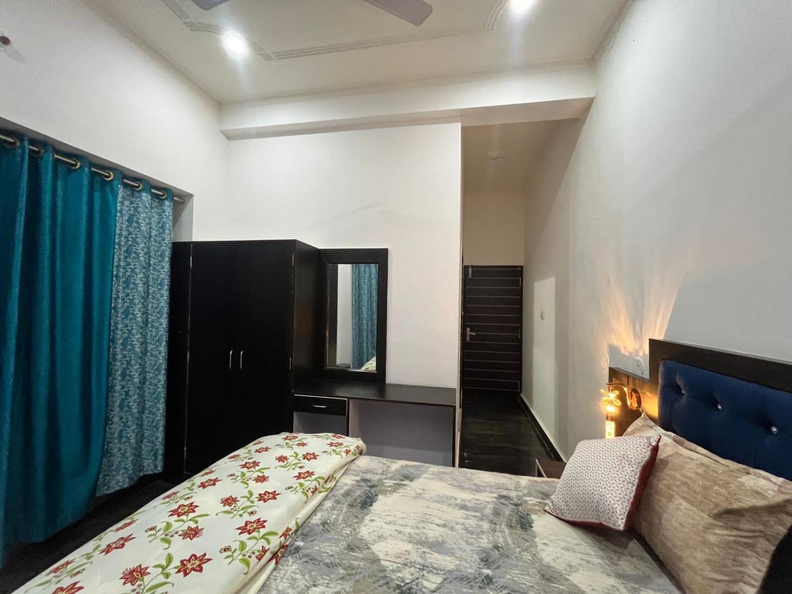 La Calma Homestay Кхаджурахо Экстерьер фото