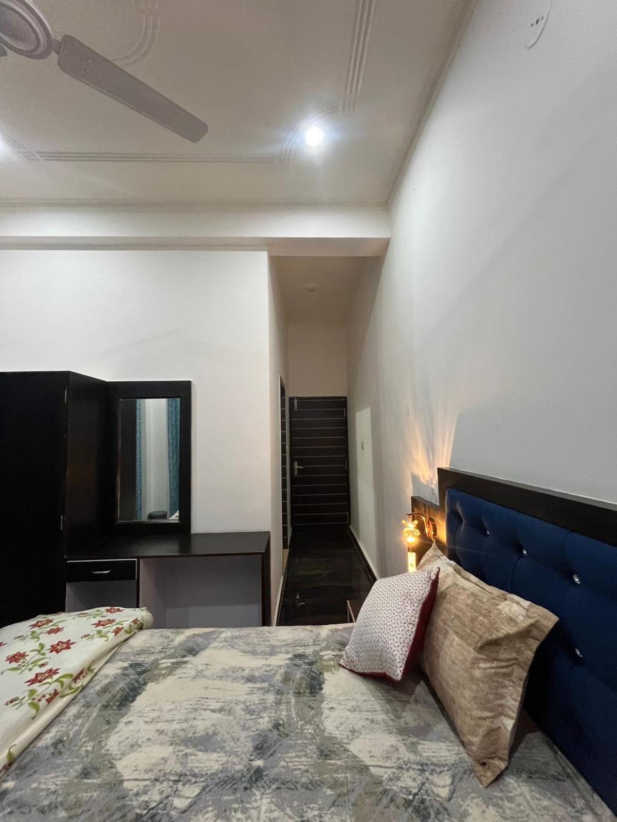 La Calma Homestay Кхаджурахо Экстерьер фото