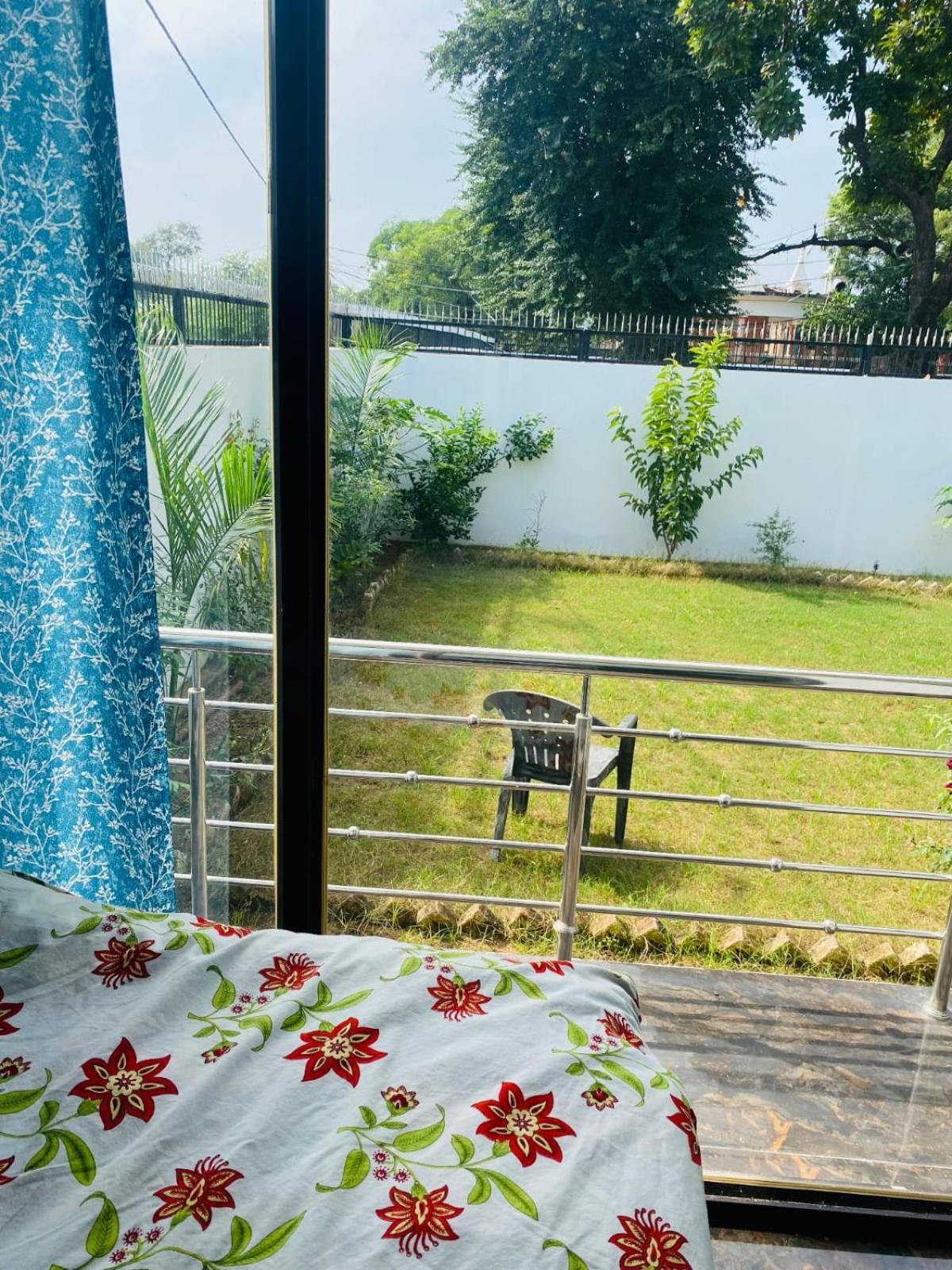 La Calma Homestay Кхаджурахо Экстерьер фото