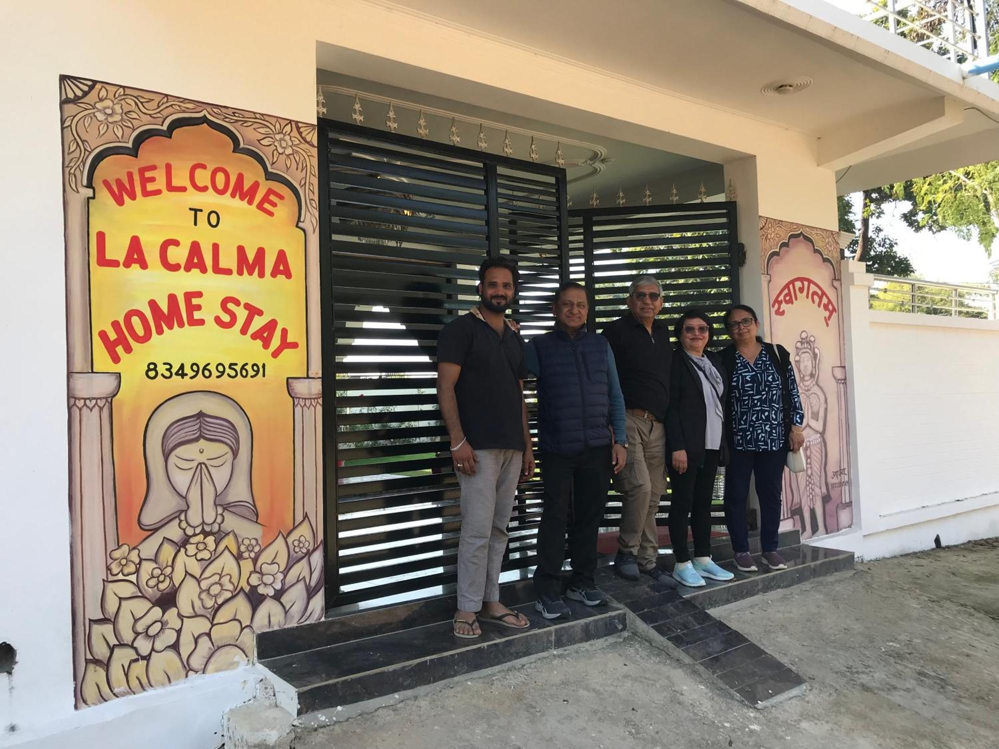 La Calma Homestay Кхаджурахо Экстерьер фото